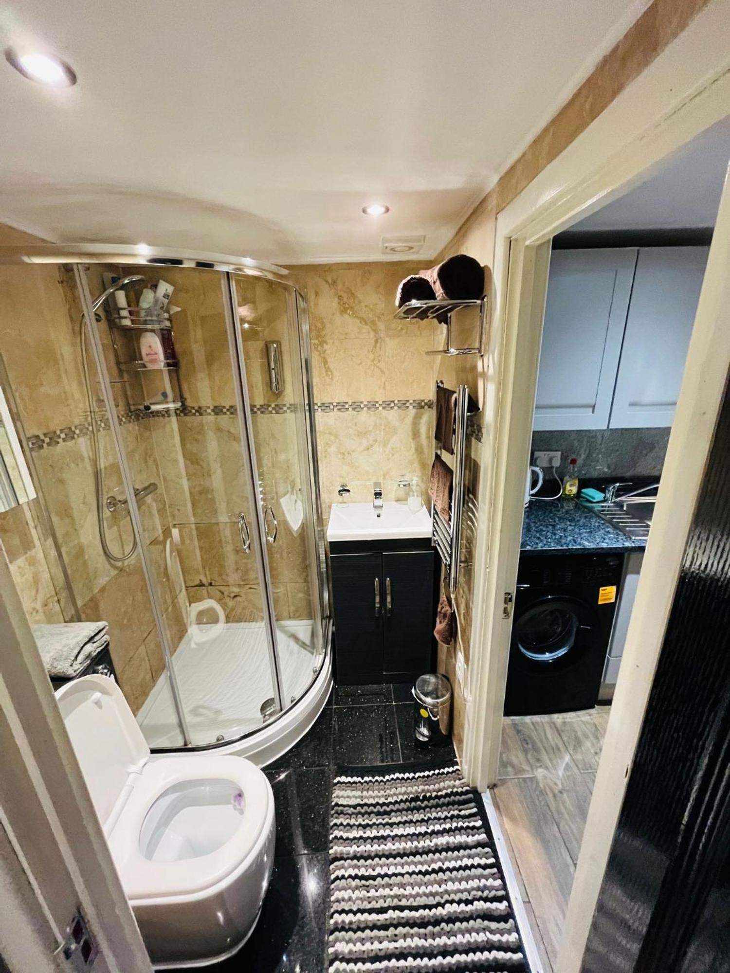 Exclusive Private One Bedroom Suite Лондон Экстерьер фото